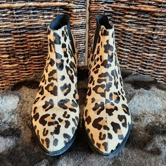 Steve Madden Palace Cow Hair Leopard Animal Print Western Booties 6 Tan Boho Fur - Picture 2 of 9